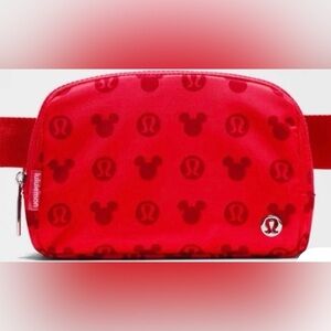 Disney x Lululemon
*Everywhere Belt Bag
Crossbody